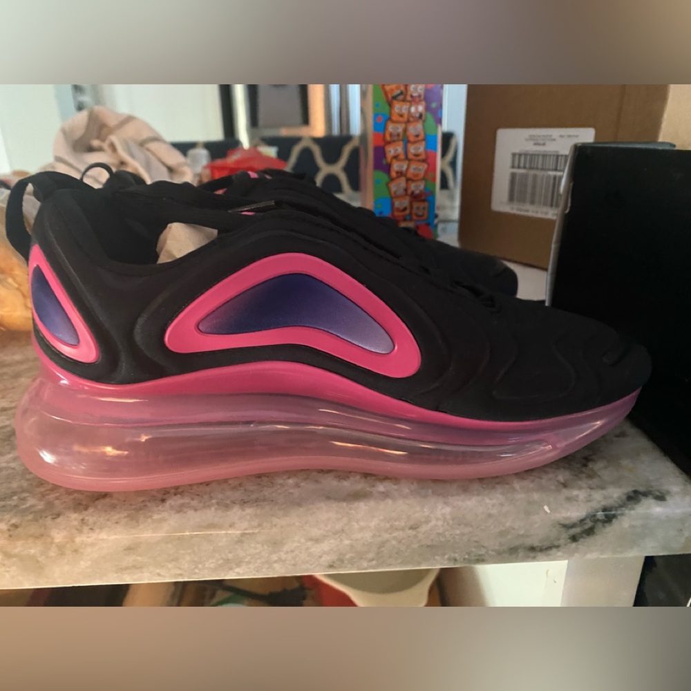 Nike Air720
